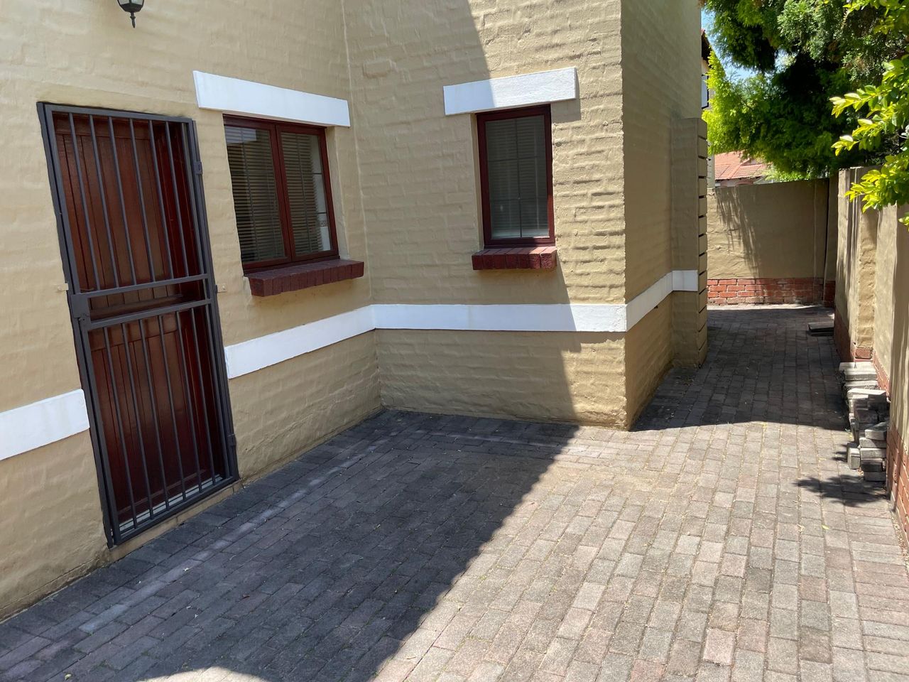 Photo 22 of 23