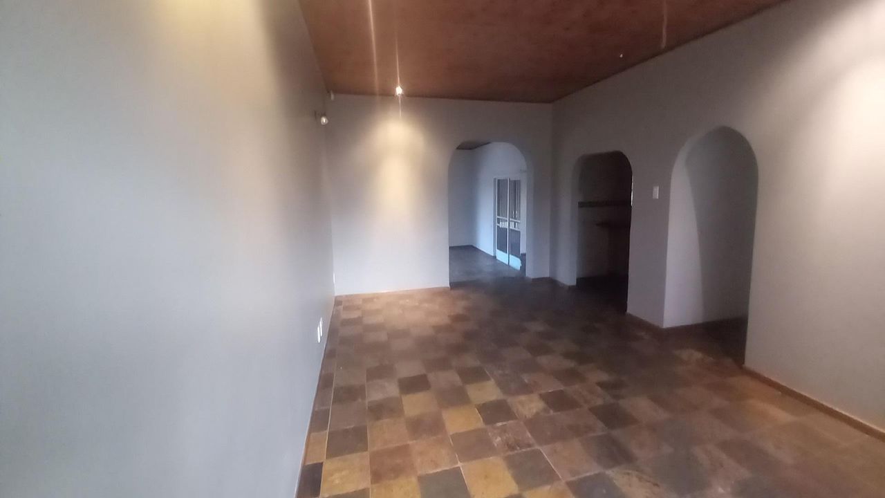 Photo 3 of 21