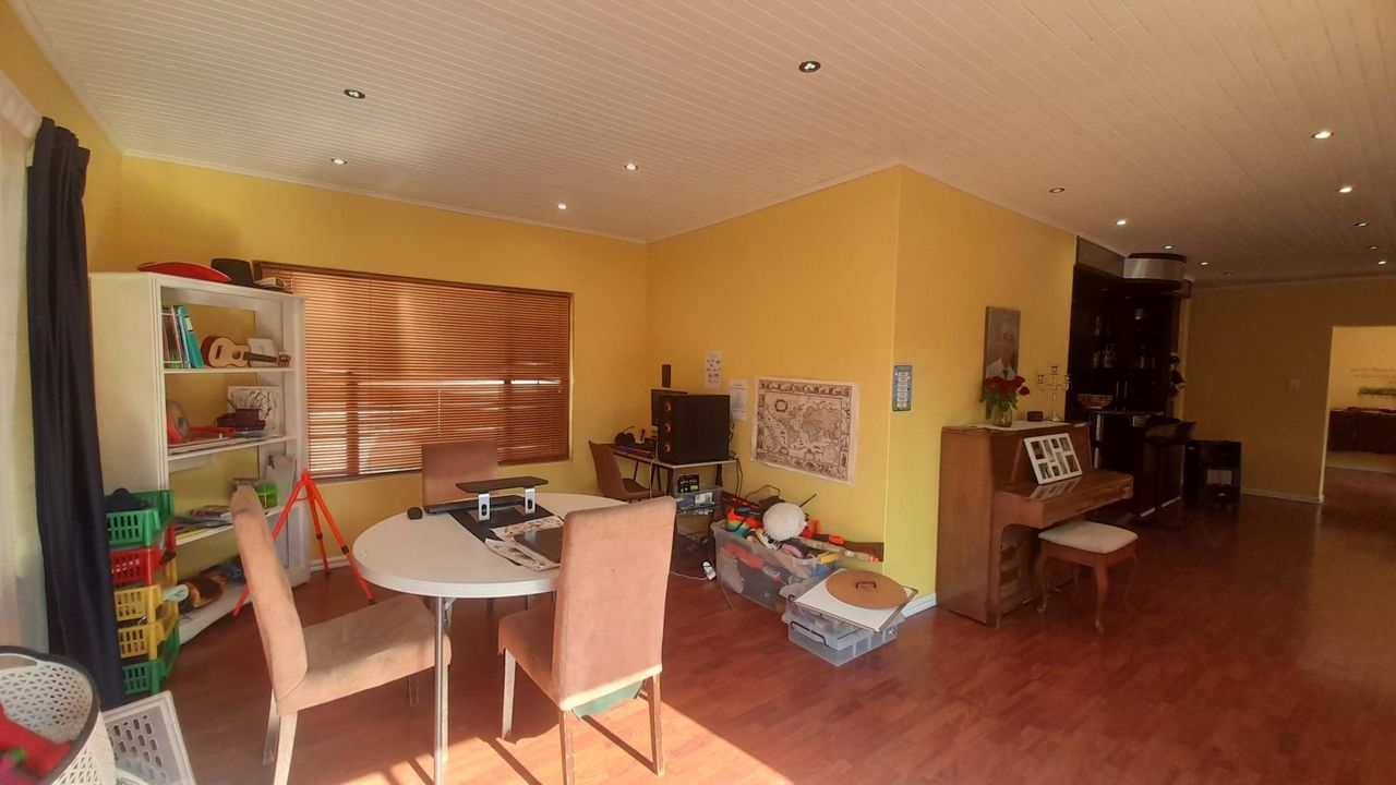 Photo of 4 Bedroom house for sale in Aerorand, Middelburg