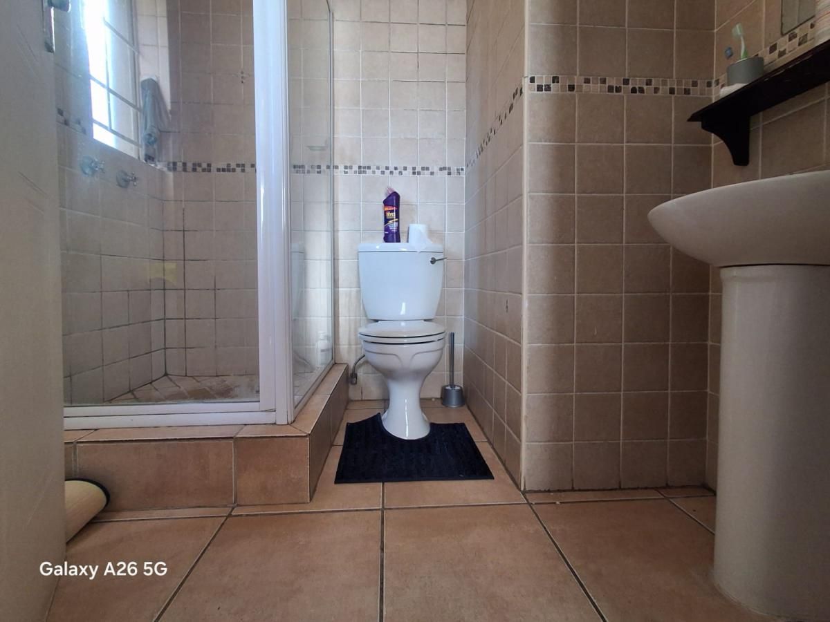 Photo 13 of 17