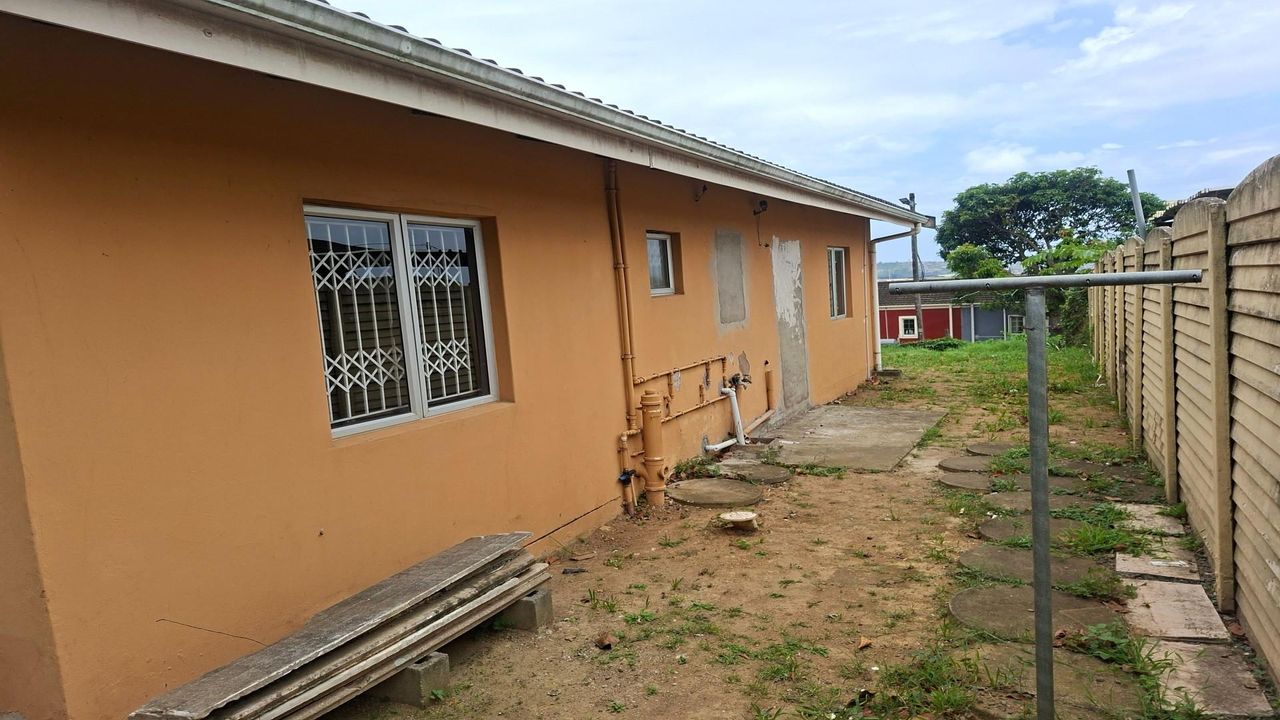 Photo 4 of 22