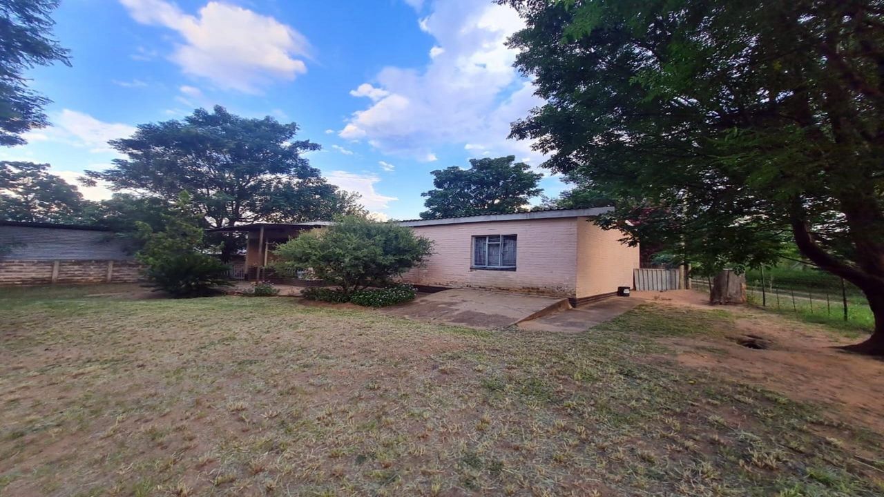 Photo 19 of 58