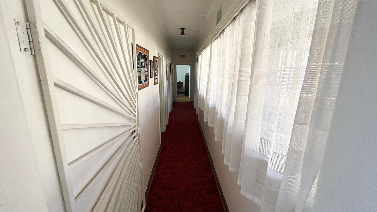 Photo 16 of 44