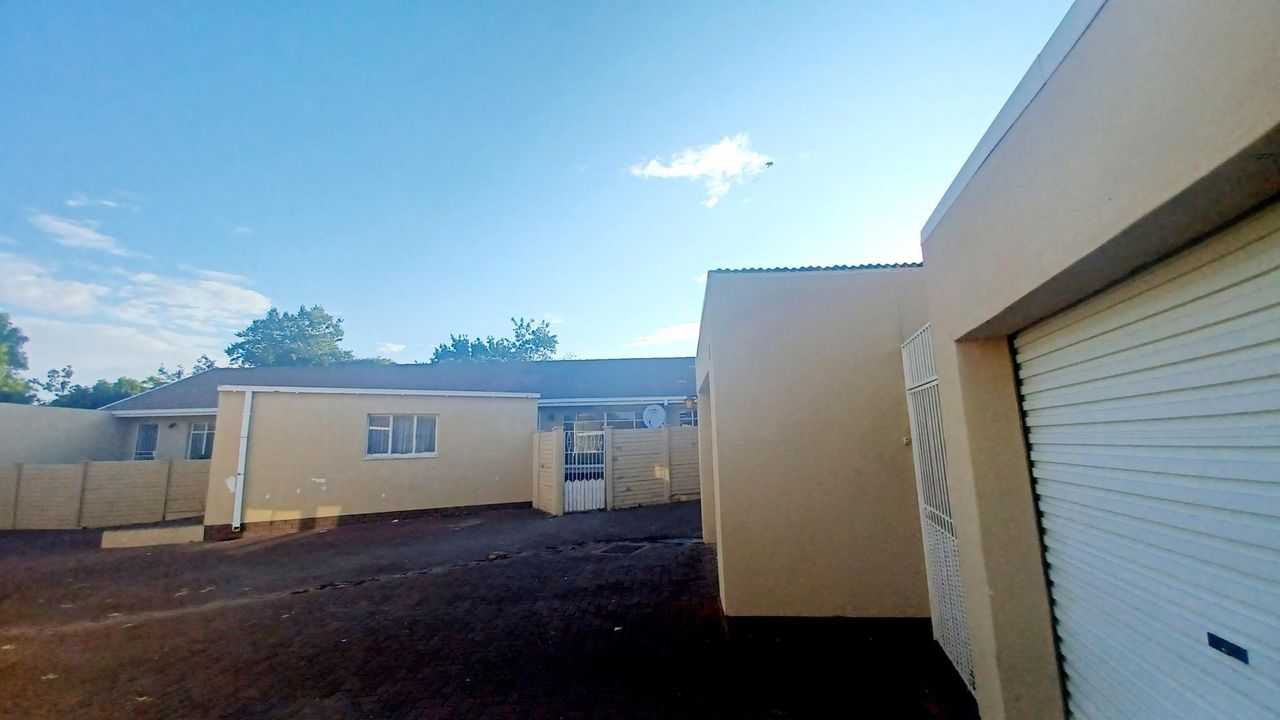 Photo 2 of 17