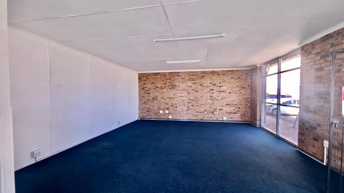 Photo 11 of 12