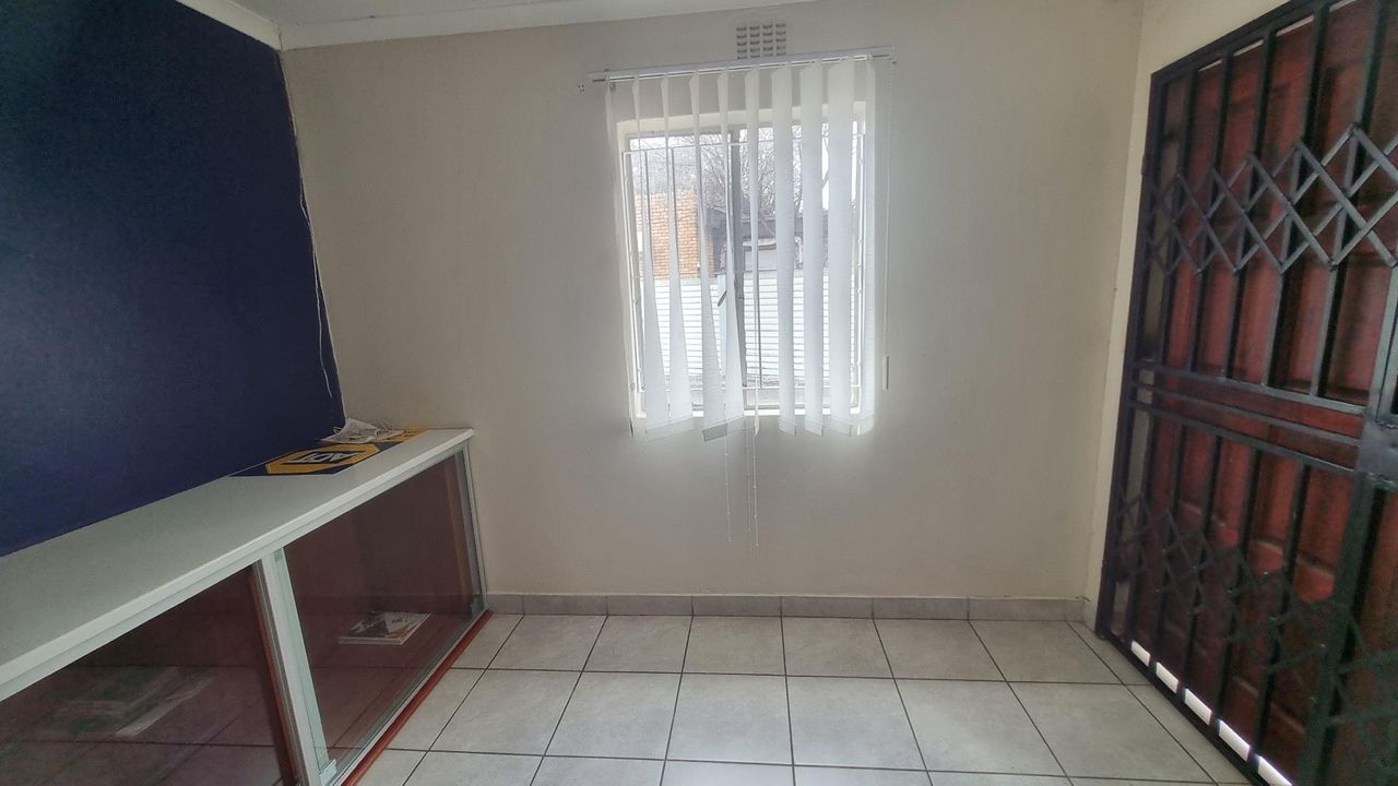 Photo 13 of 35