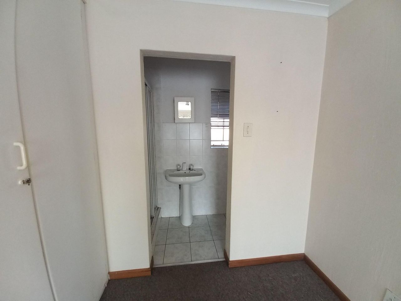 Photo 17 of 28