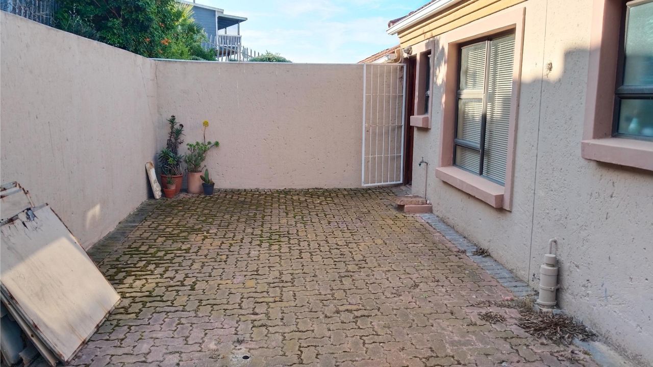 Photo 23 of 29