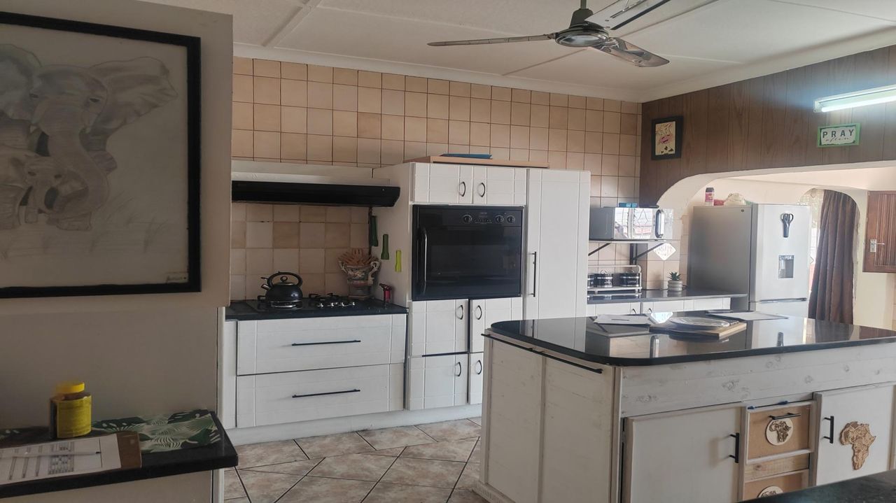 Photo 2 of 31