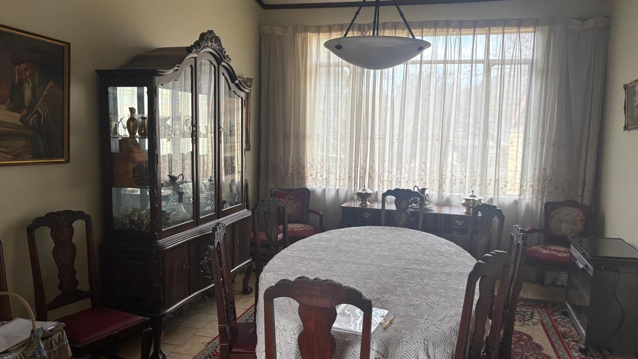 Photo 2 of 27