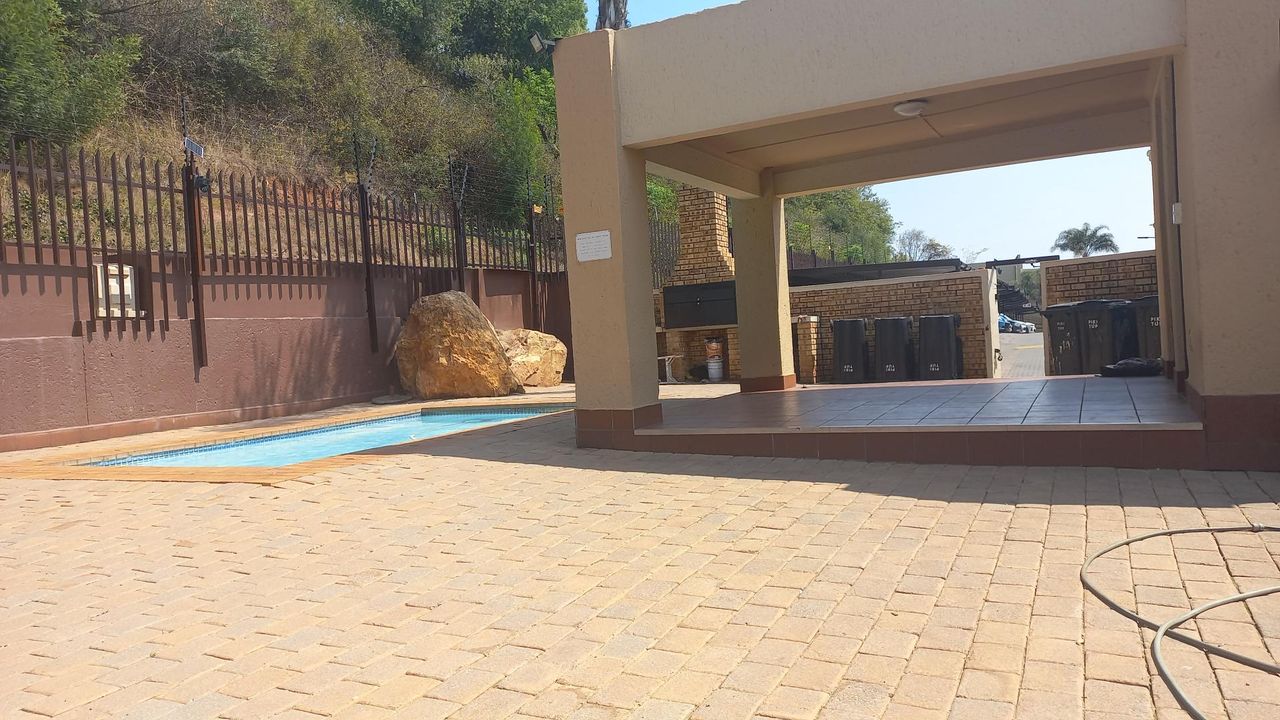 Photo 5 of 23