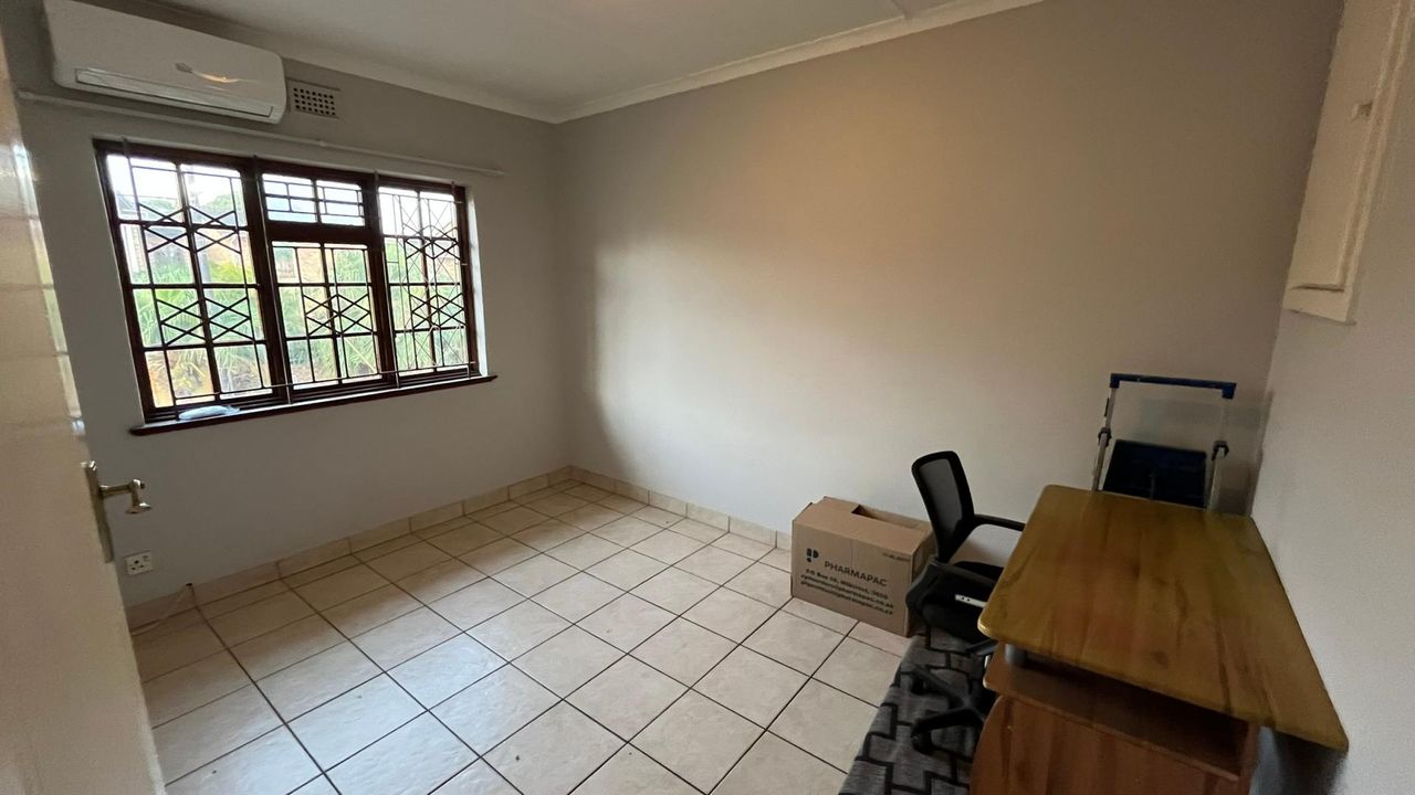 Photo 19 of 24