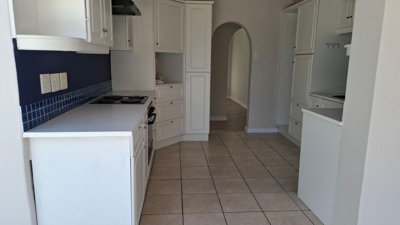 Photo 7 of 22