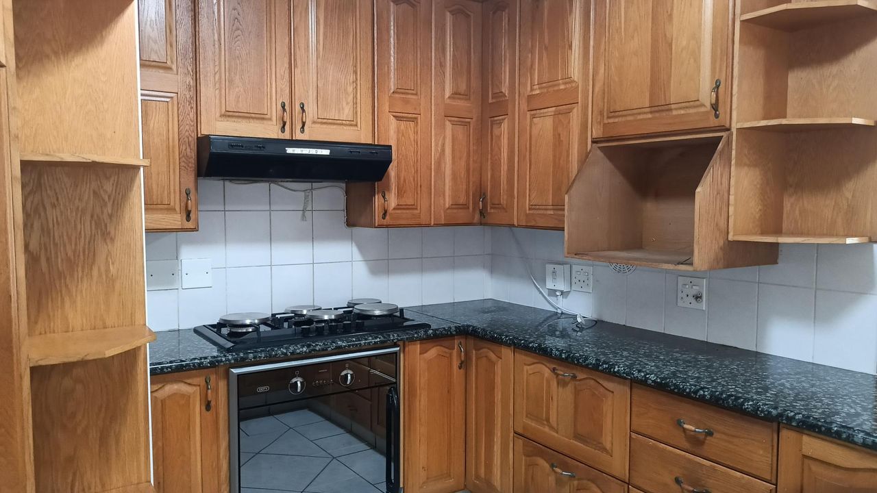 Photo 9 of 24