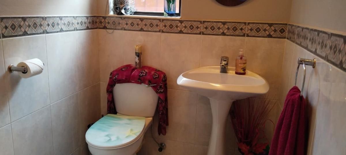 Photo 3 of 28