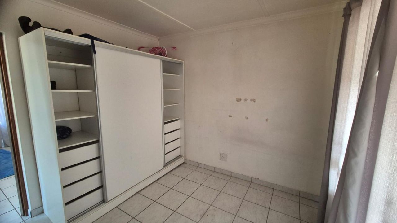 Photo 16 of 18