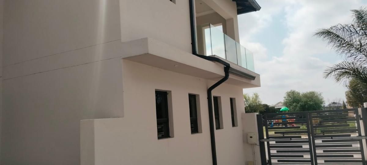 Photo 3 of 60