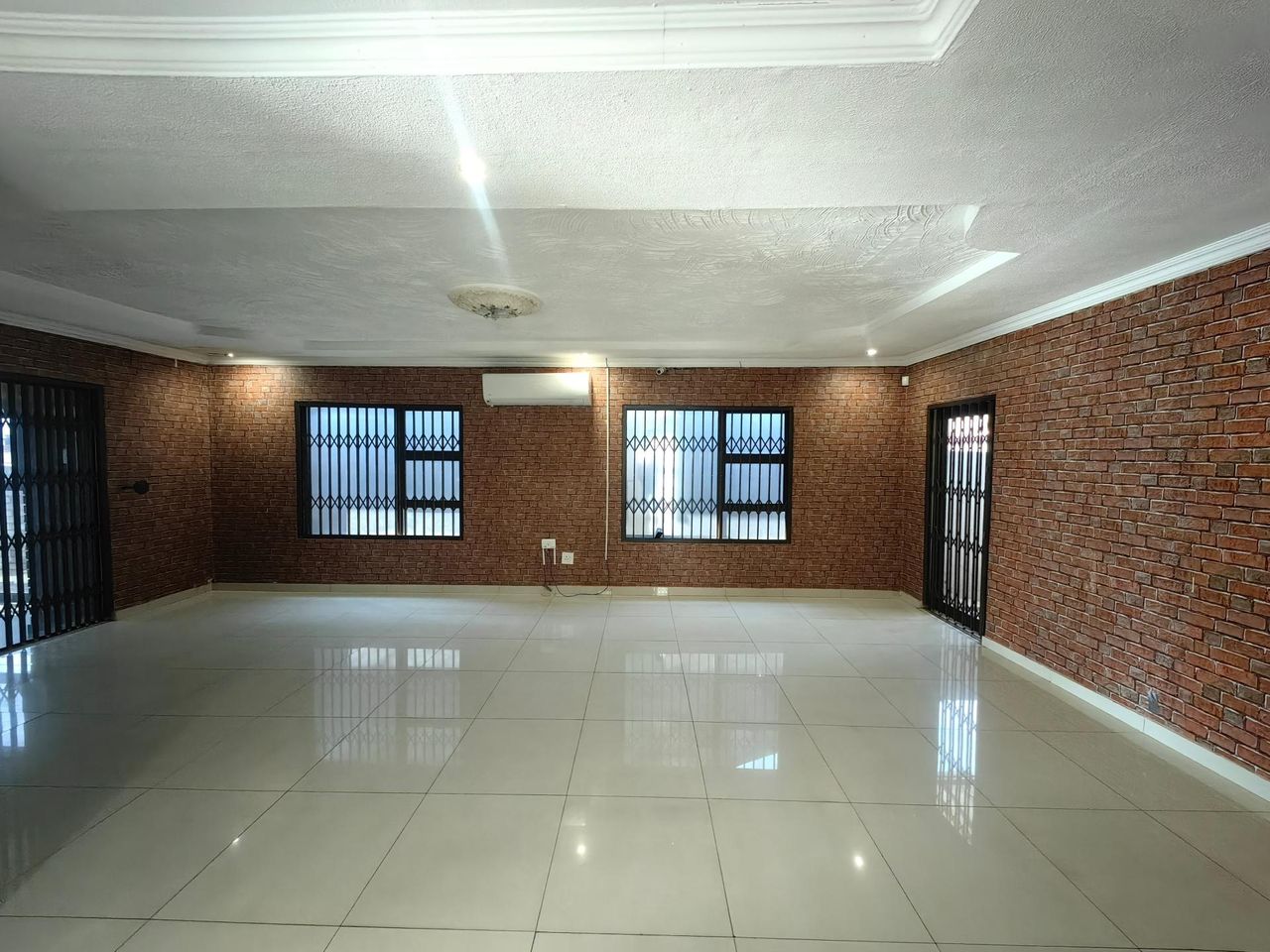Photo 8 of 28
