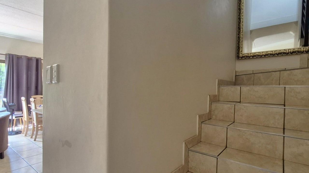 Photo 9 of 17