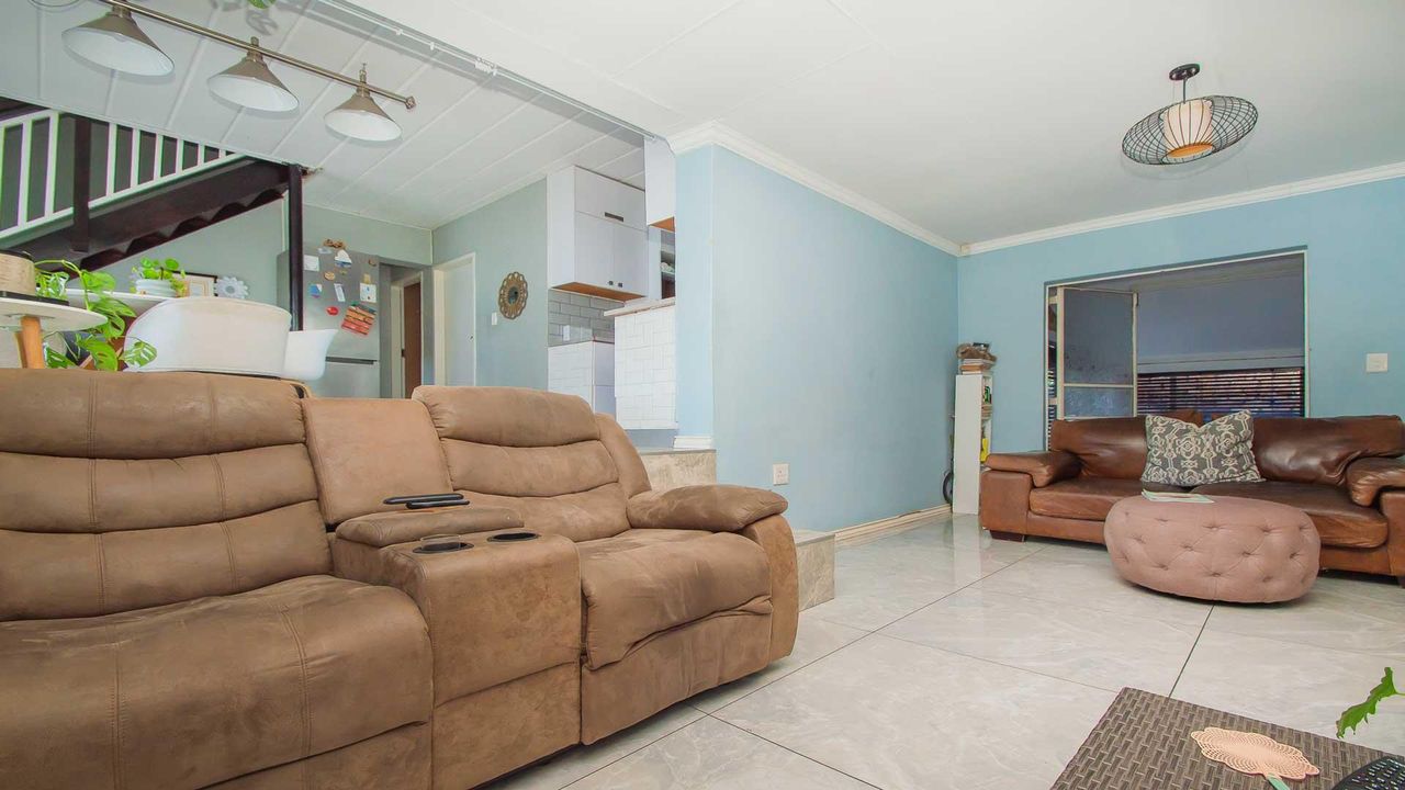 Photo 11 of 20