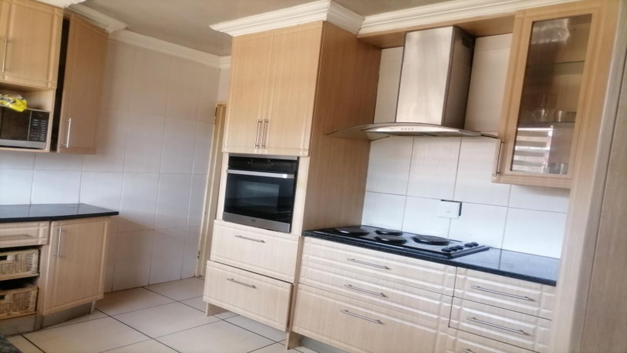 Photo 3 of 35