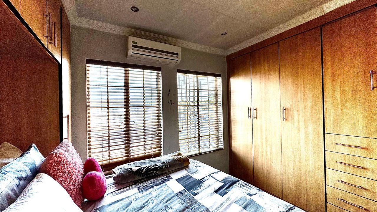 Photo of 2 Bedroom duplex townhouse - sectional for sale in Heuwelsig Estate, Centurion