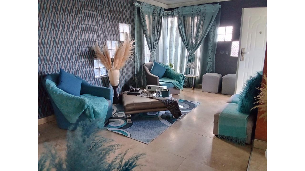 Photo 3 of 23