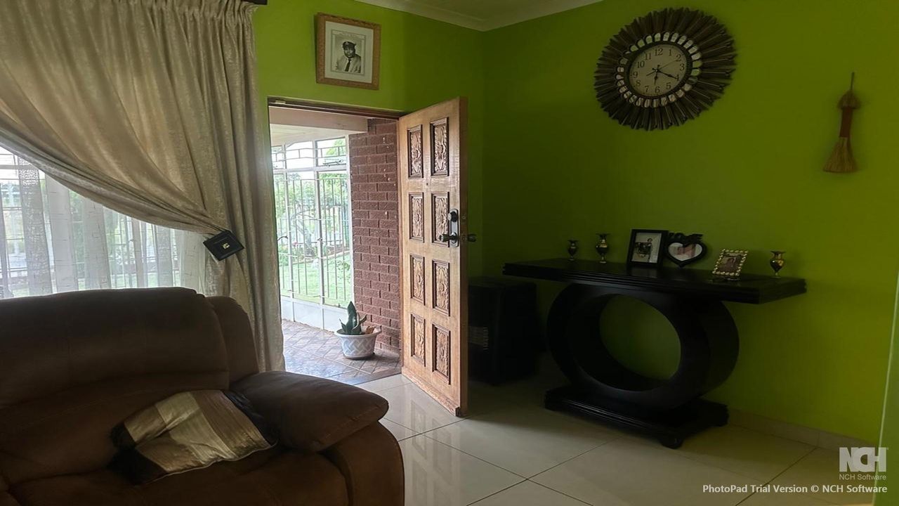 Photo 9 of 25