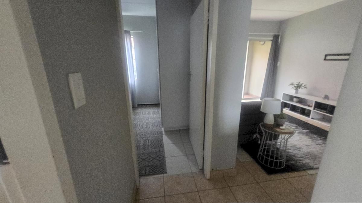 Photo 18 of 20