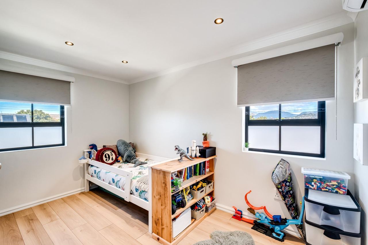 Photo of 5 Bedroom house for sale in Rondebosch, Cape Town