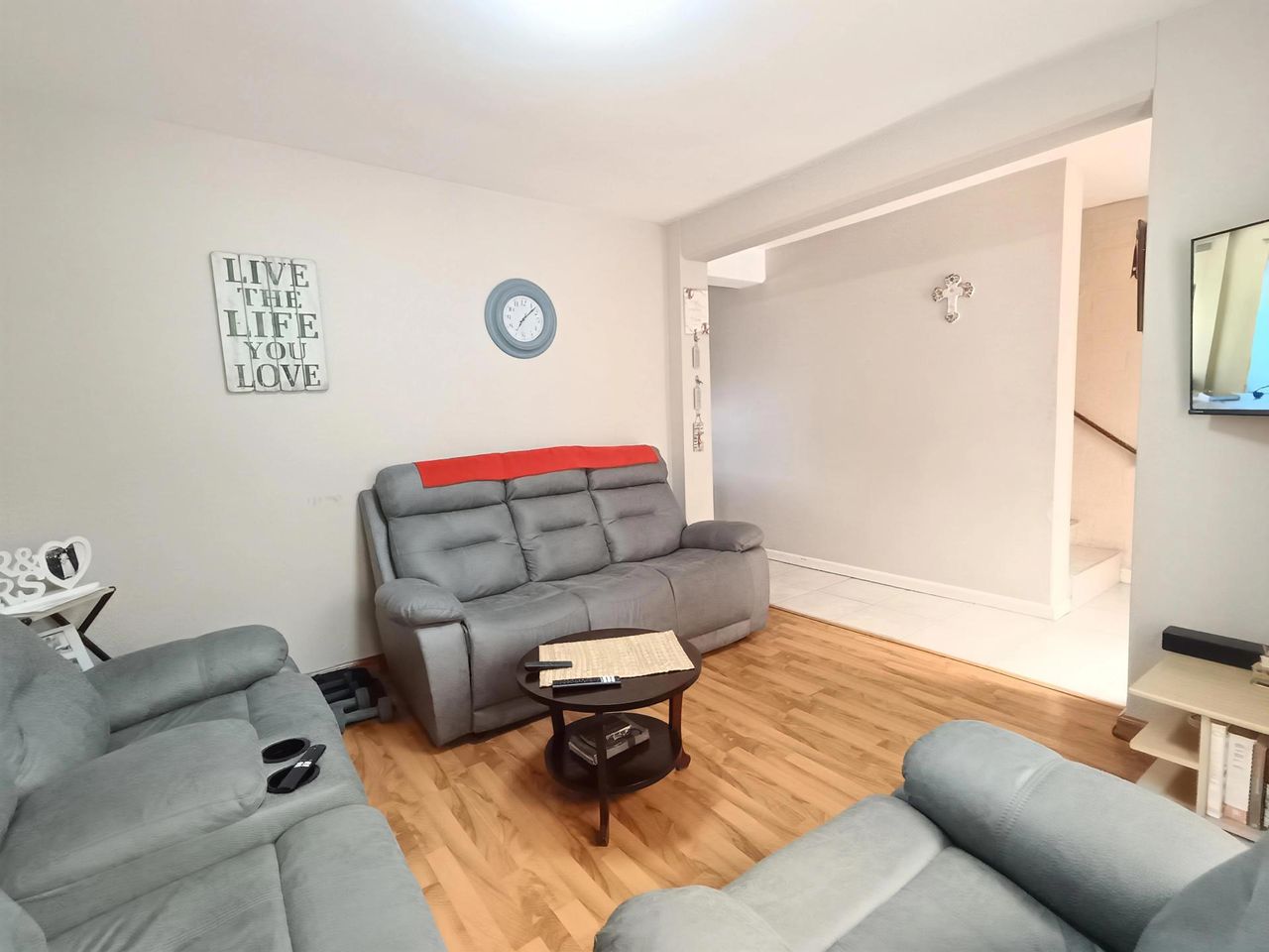 Photo 11 of 36