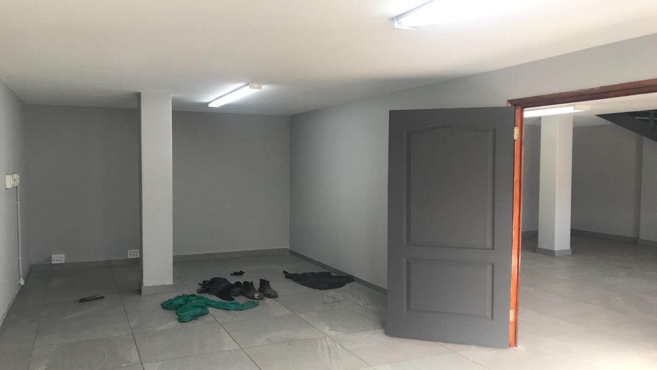 Photo 4 of 25