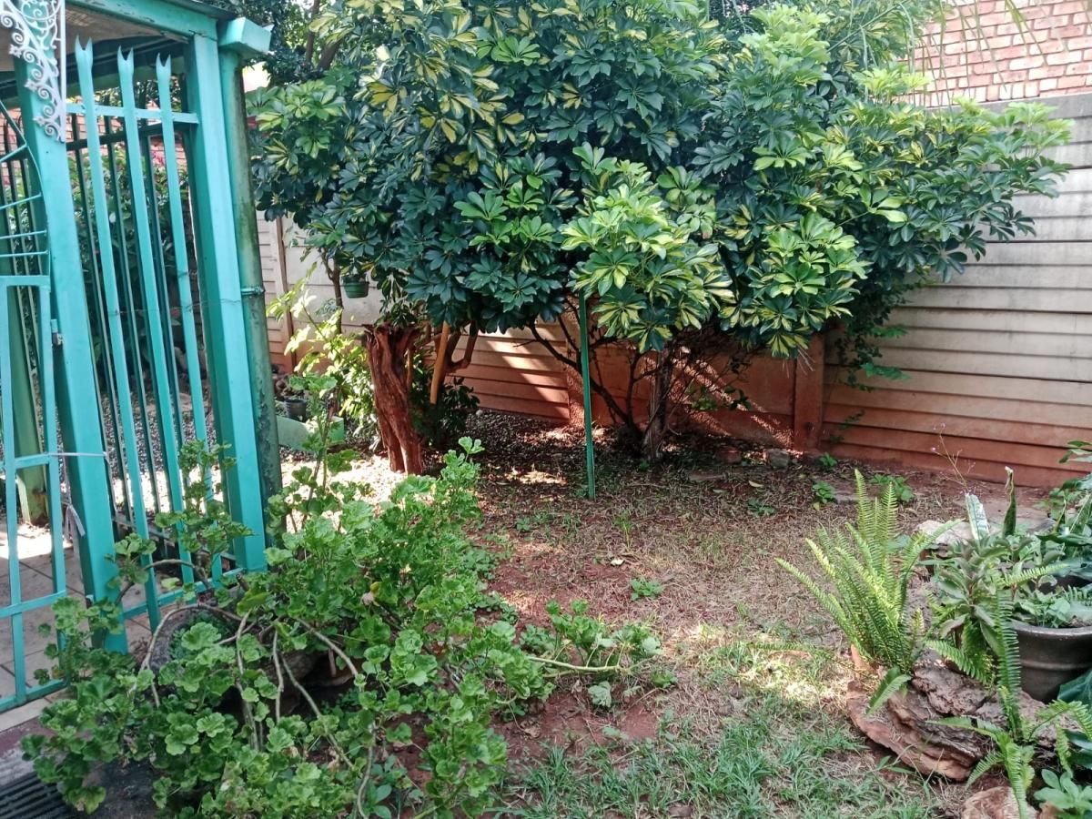 Photo 22 of 27