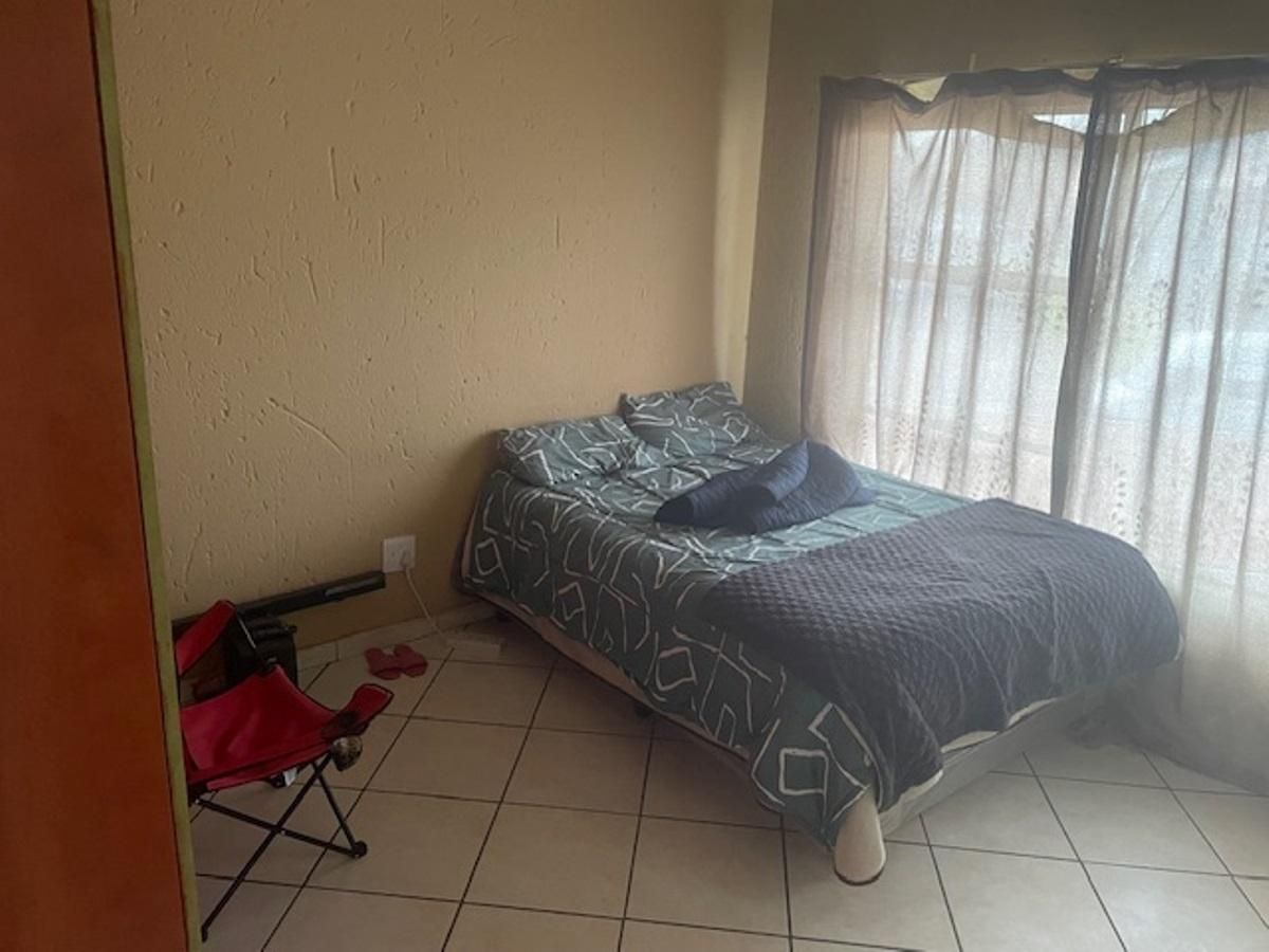 Photo 9 of 21