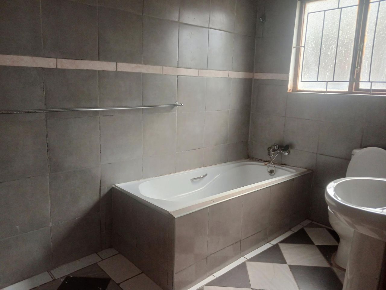 Photo 22 of 24