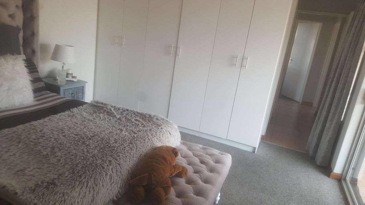 Photo 15 of 21