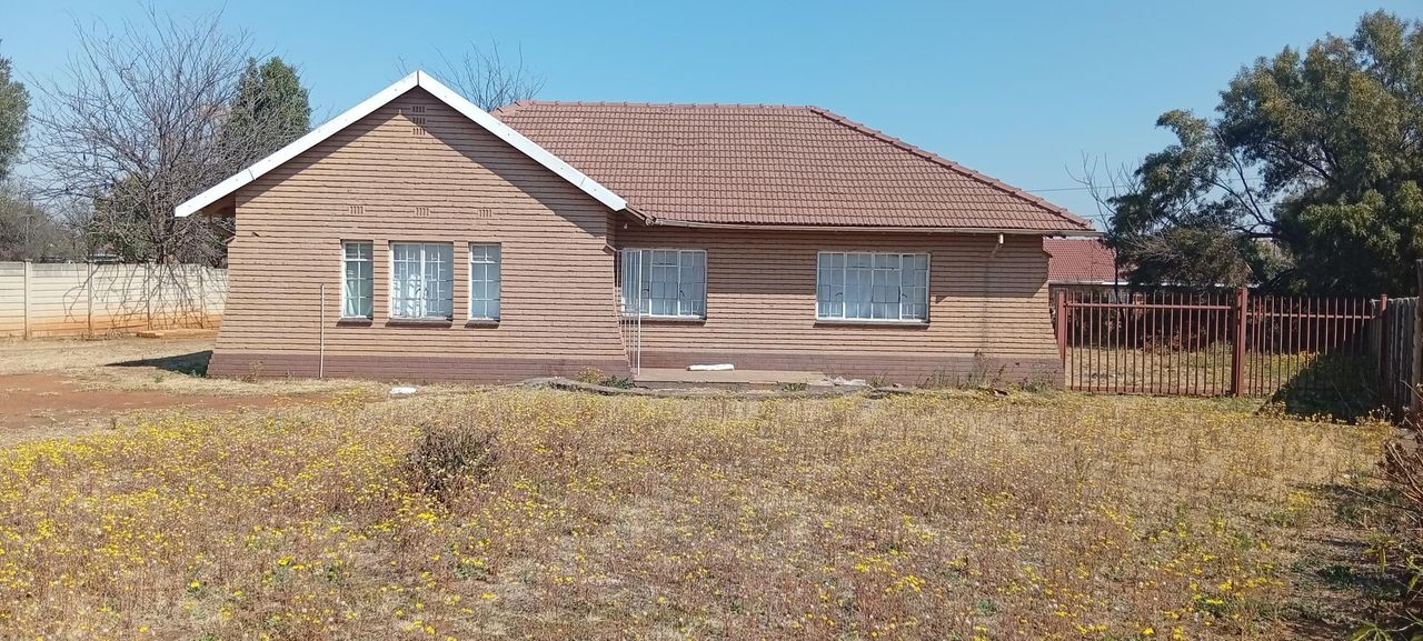 Photo 2 of 23