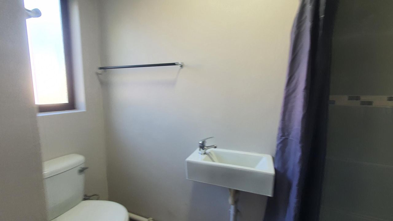 Photo 26 of 28