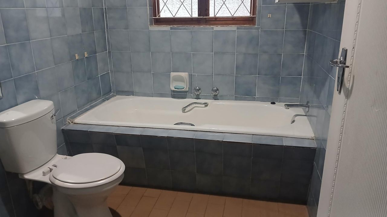 Photo 14 of 20