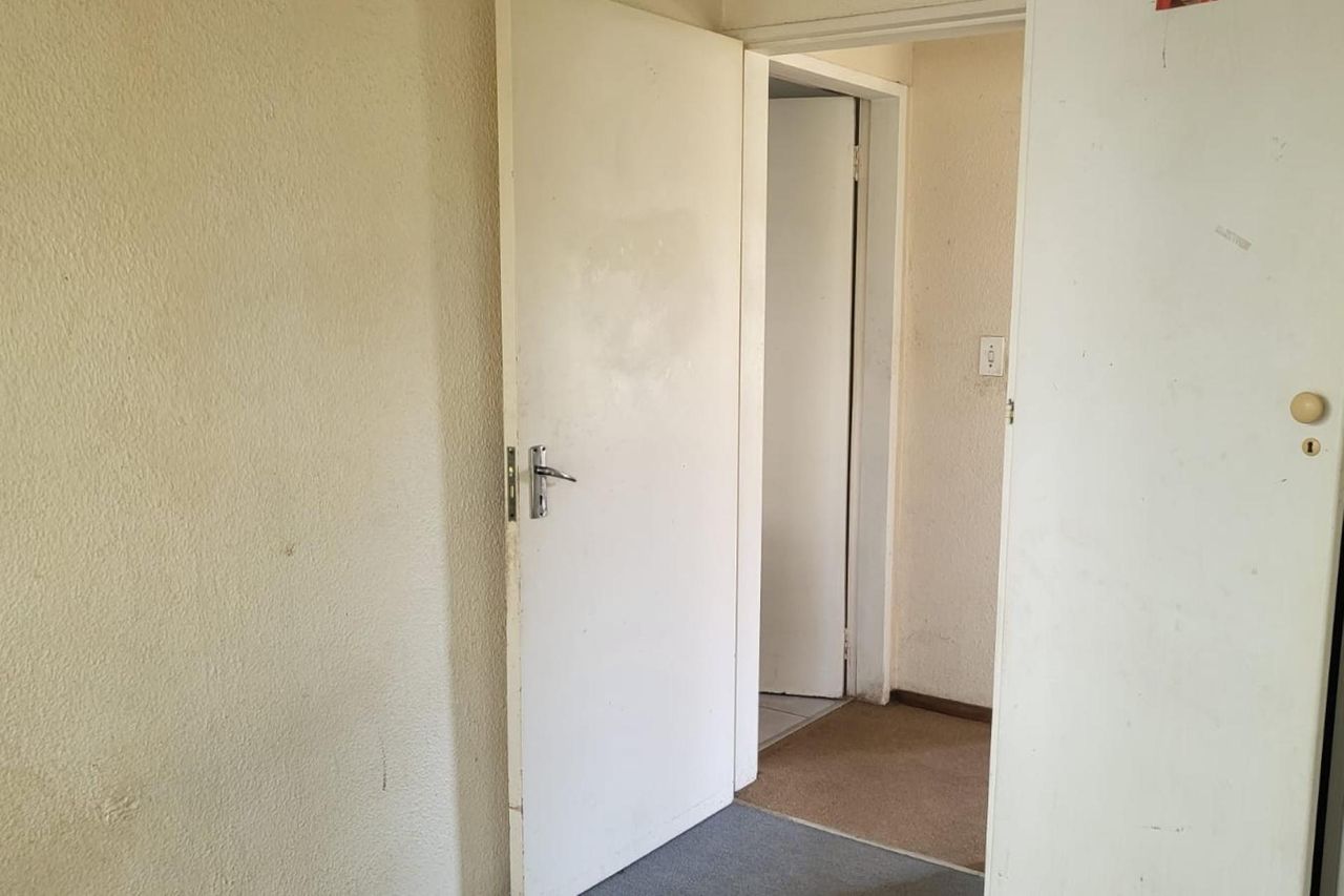 Photo 15 of 21