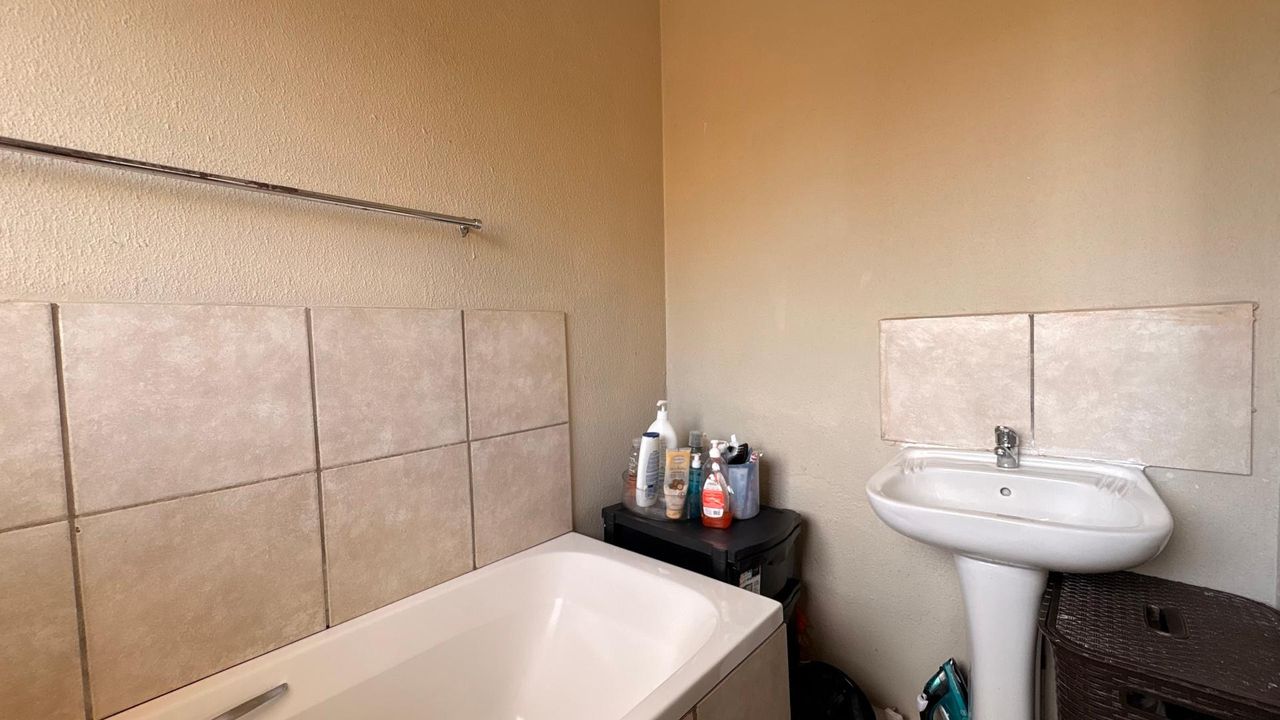 Photo 15 of 18