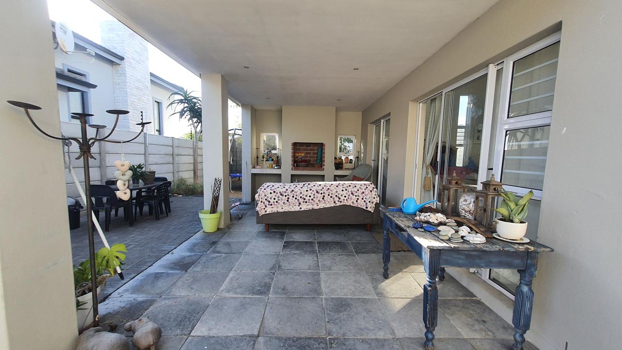 Photo 20 of 23