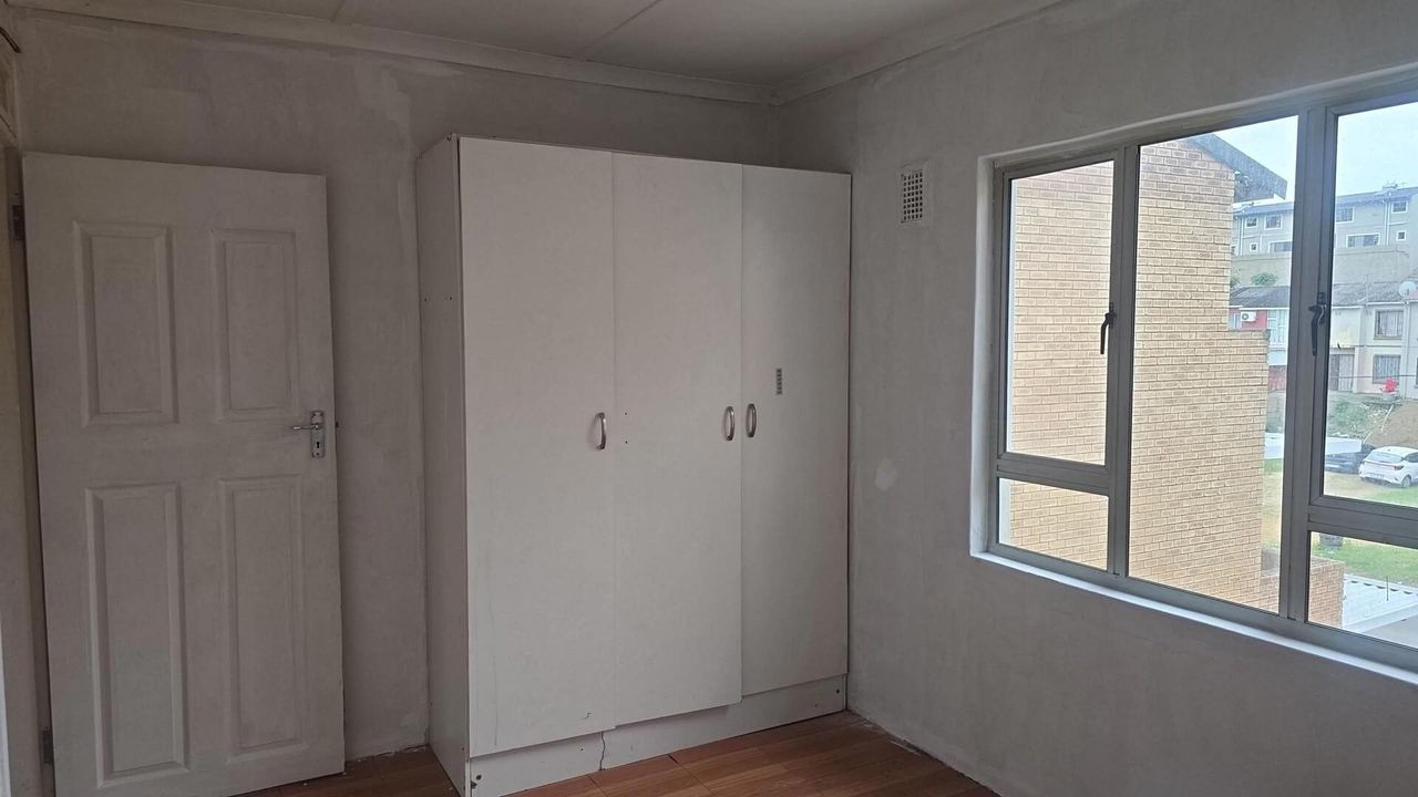 Photo 20 of 28