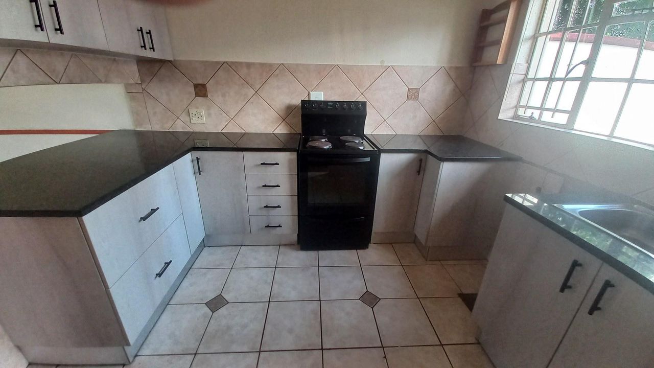 Photo 3 of 37