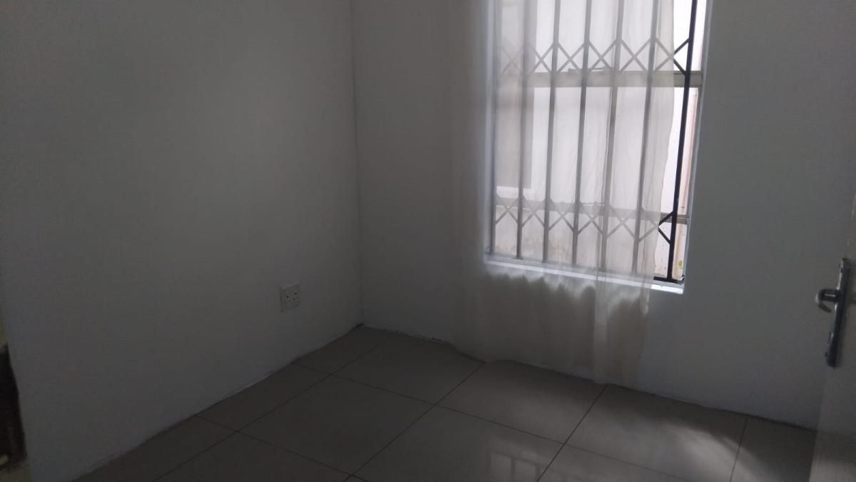 Photo 26 of 31