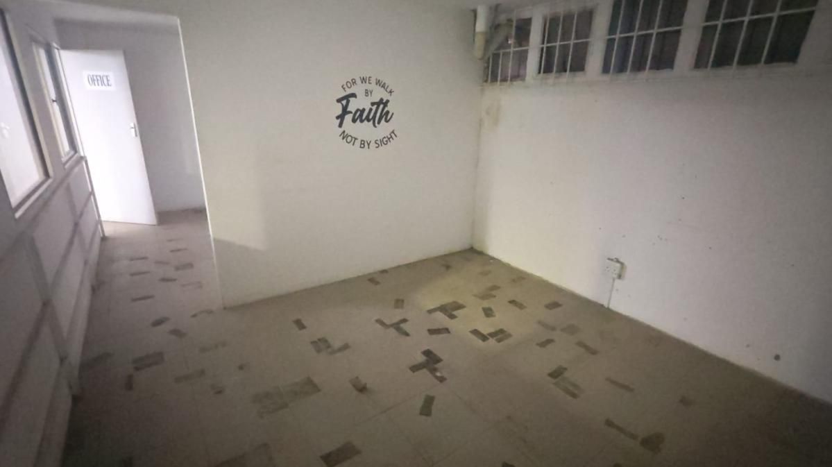 Photo of Industrial to let in Pinetown Central