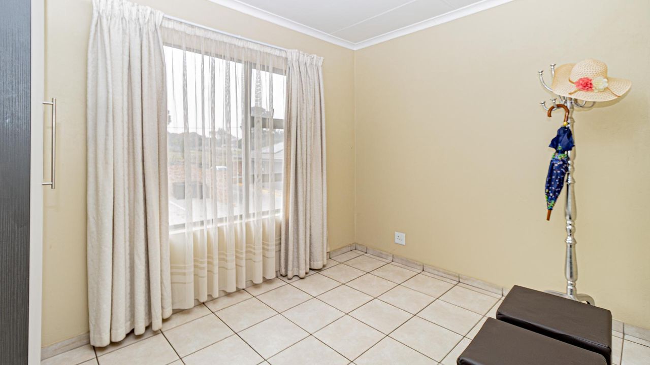 Photo 13 of 21