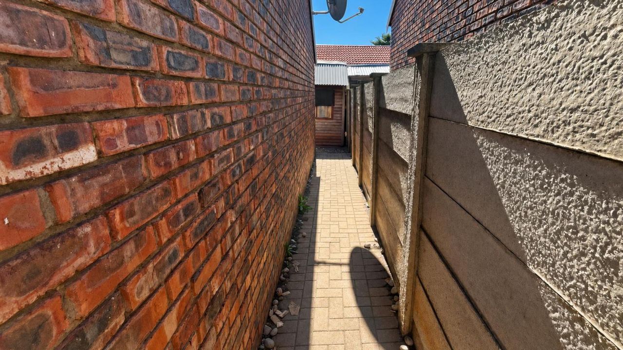 Photo 20 of 24