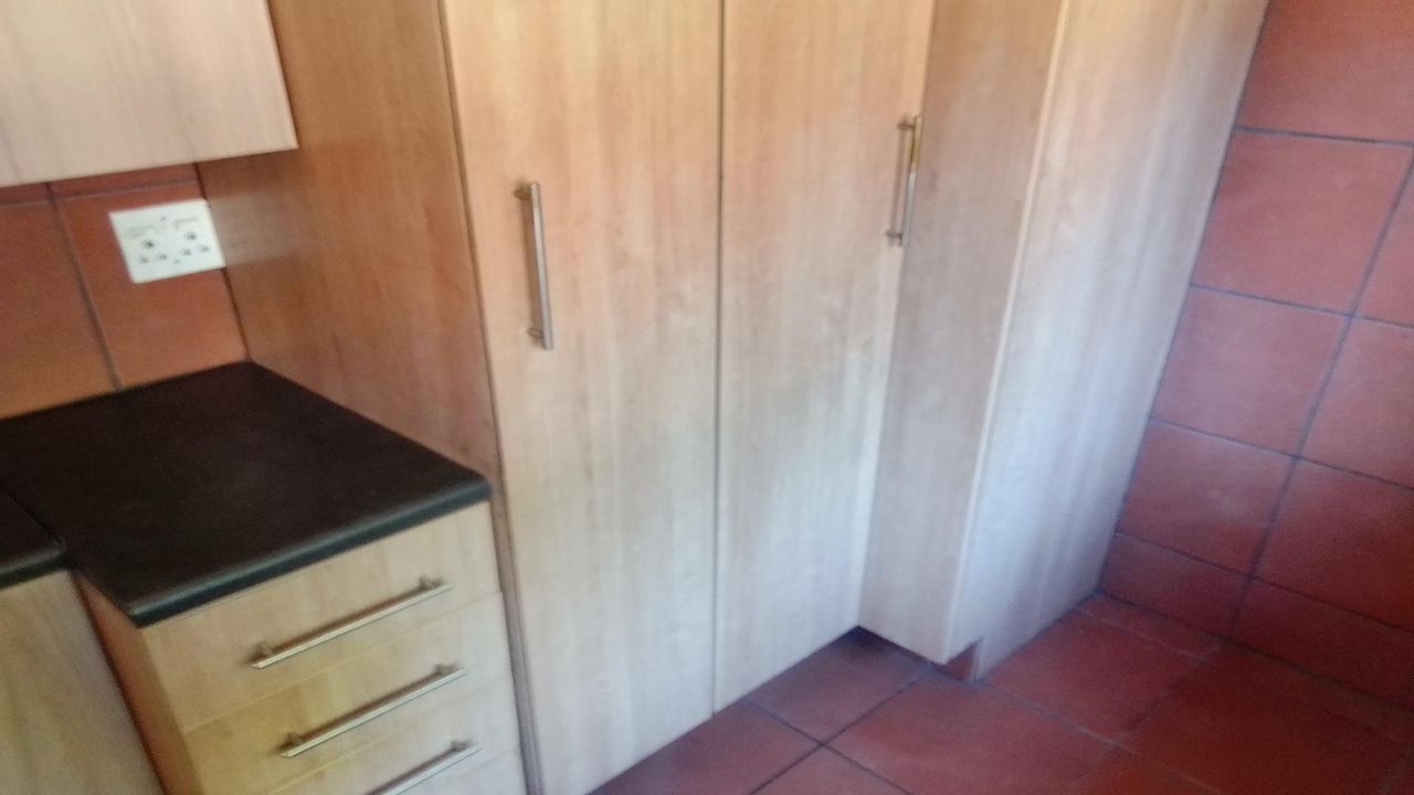 Photo 10 of 31