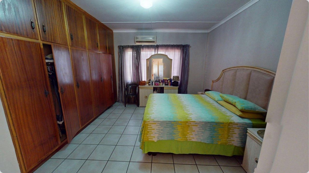 Photo 32 of 35